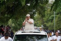 Calon Presiden Koalisi Indonesia Maju Prabowo Subianto didoakan jadi Presiden 2024 usai melakukan Ziarah ke Makam Sultan Maulana Hasanuddin, Serang, Banten. (Dok. Tim Media Prabowo Subianto)Capres Koalisi Indonesia Maju, Prabowo Subianto, menghadiri acara 'Masak Besar: Bobon Santoso dan Kopra (Konco Prabowo)' di Cilincing, Jakarta Utara.  (Dok. Tim Media Prabowo-Gibran)