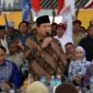 Calon Presiden nomor urut 2, Prabowo Subianto Ngopi Bareng Warga dan Relawan di Kedai Kopi Aceh. (Dok. Tim Media Prabowo-Gibran)
