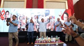 Calon Presiden Prabowo Subianto saat menghadiri konsolidasi dan deklarasi dari Konfederasi Serikat Pekerja Nusantara (KSPN) yang digelar di Bandung, Minggu, 14 Januari 2024. (Dok. TKN Prabowo Gibran)