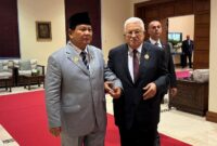 Presiden Indonesia terpilih 2024-2029, Prabowo Subianto bertemu Presiden Palestina, Mahmoud Abbas di sela KTT. (Dok. Tim Media Prabowo)