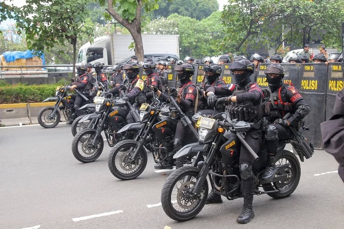 Ribuan massa memenuhi jalanan, sorotan PBB tertuju pada cara aparat mengelola protes. (Instagram.com @herrysyahnana)
