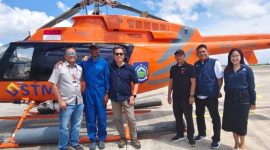 PT STM Sukseskan MotoGP menyediakan satu unit helikopter sebagai fasilitas transportasi dan evakuasi medis udara. (Dok. PT Sumbawa Timur Mining)